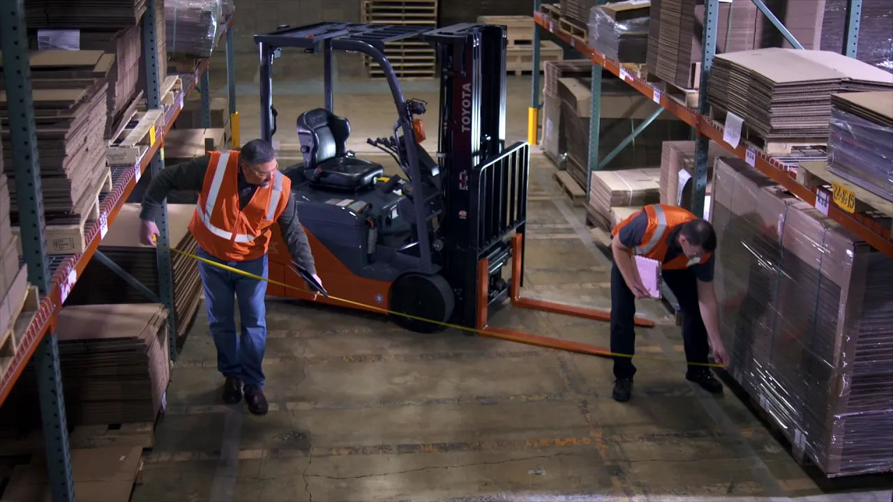 toyota-core-electric-turret-forklift