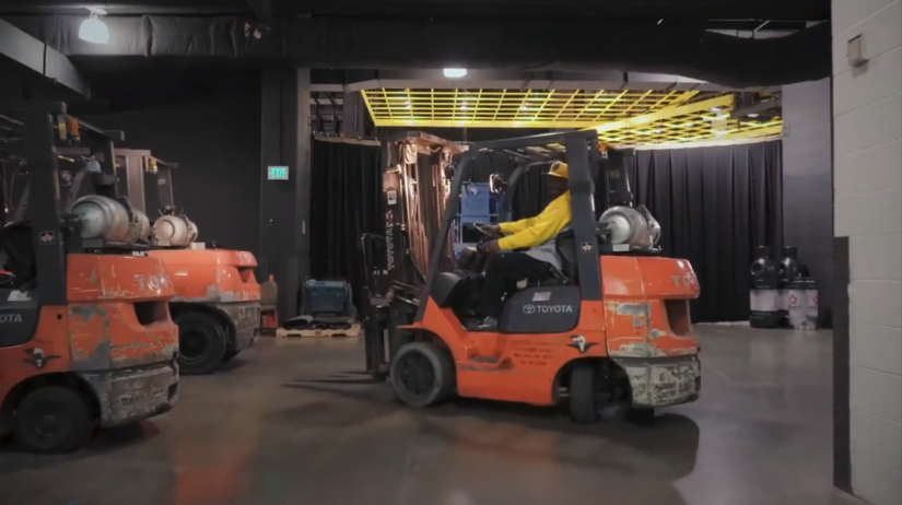 Grit-n-Grind : Toyota Forklifts et FedEx Forum Grit-n-Grind : Toyota Forklifts et FedEx Forum