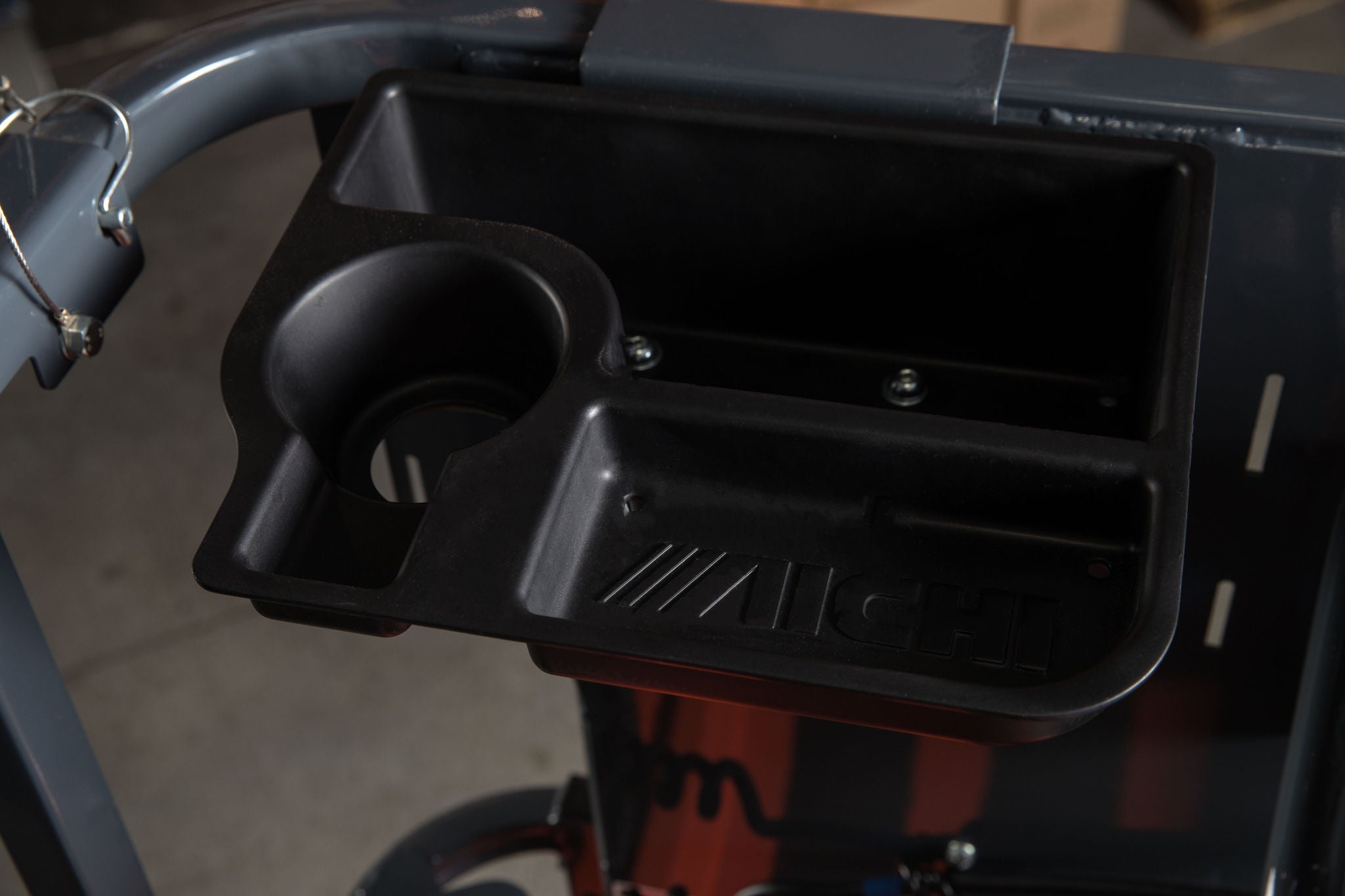 Public JPG AICHI Scissor Lift Close Up Sheet Up Holder Option