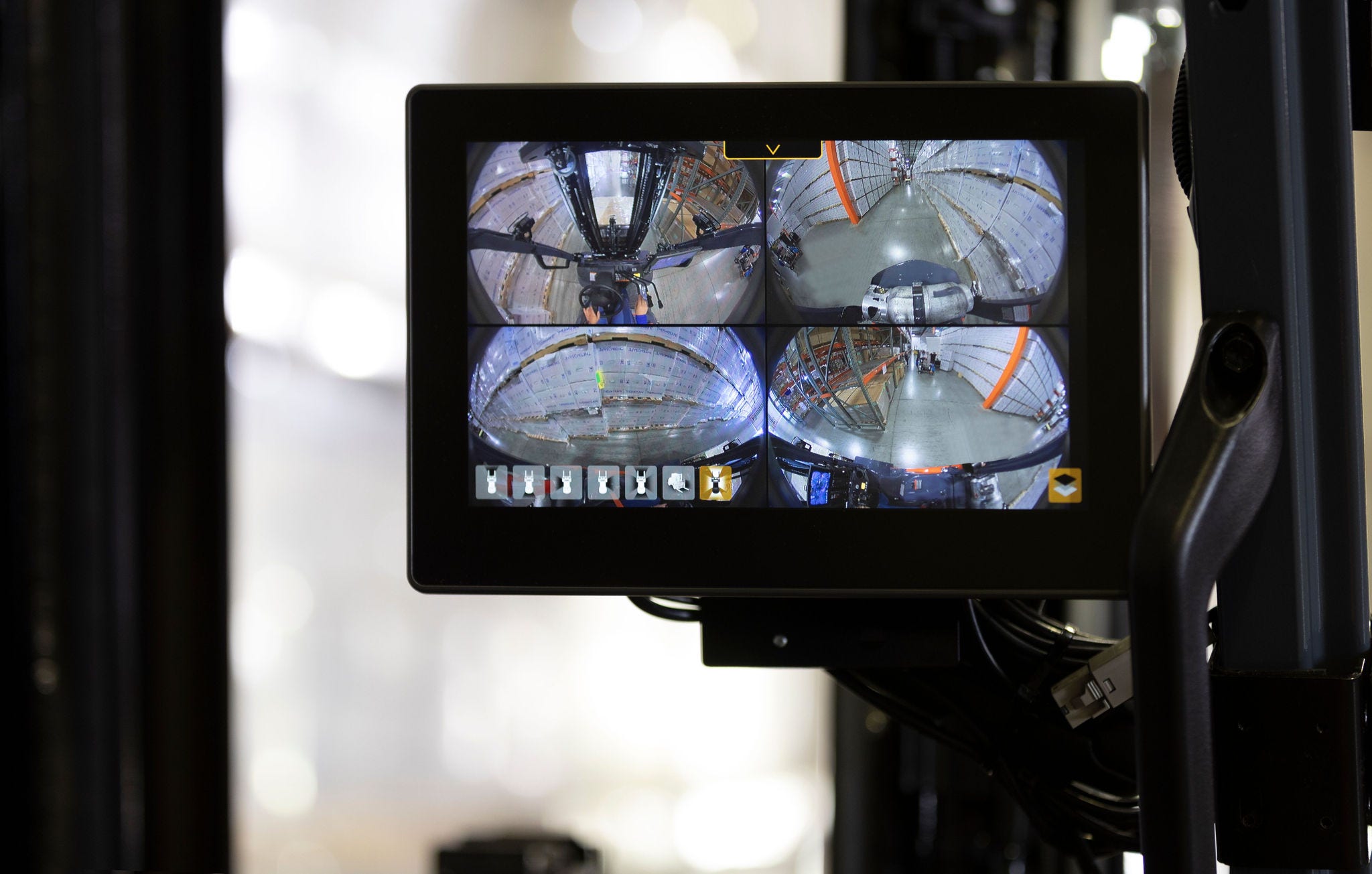 360 Operating Camera Moving-Mast-Reach-Truck-Close-Up-Multifunction-Controls