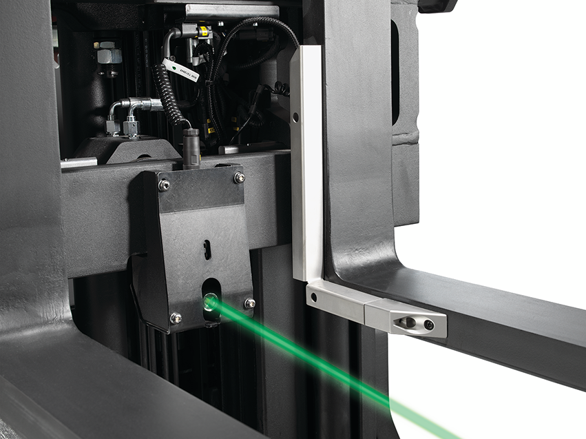 Acu-laser Moving Mast Reach Truck Close Up Camera 2 Laser 1
